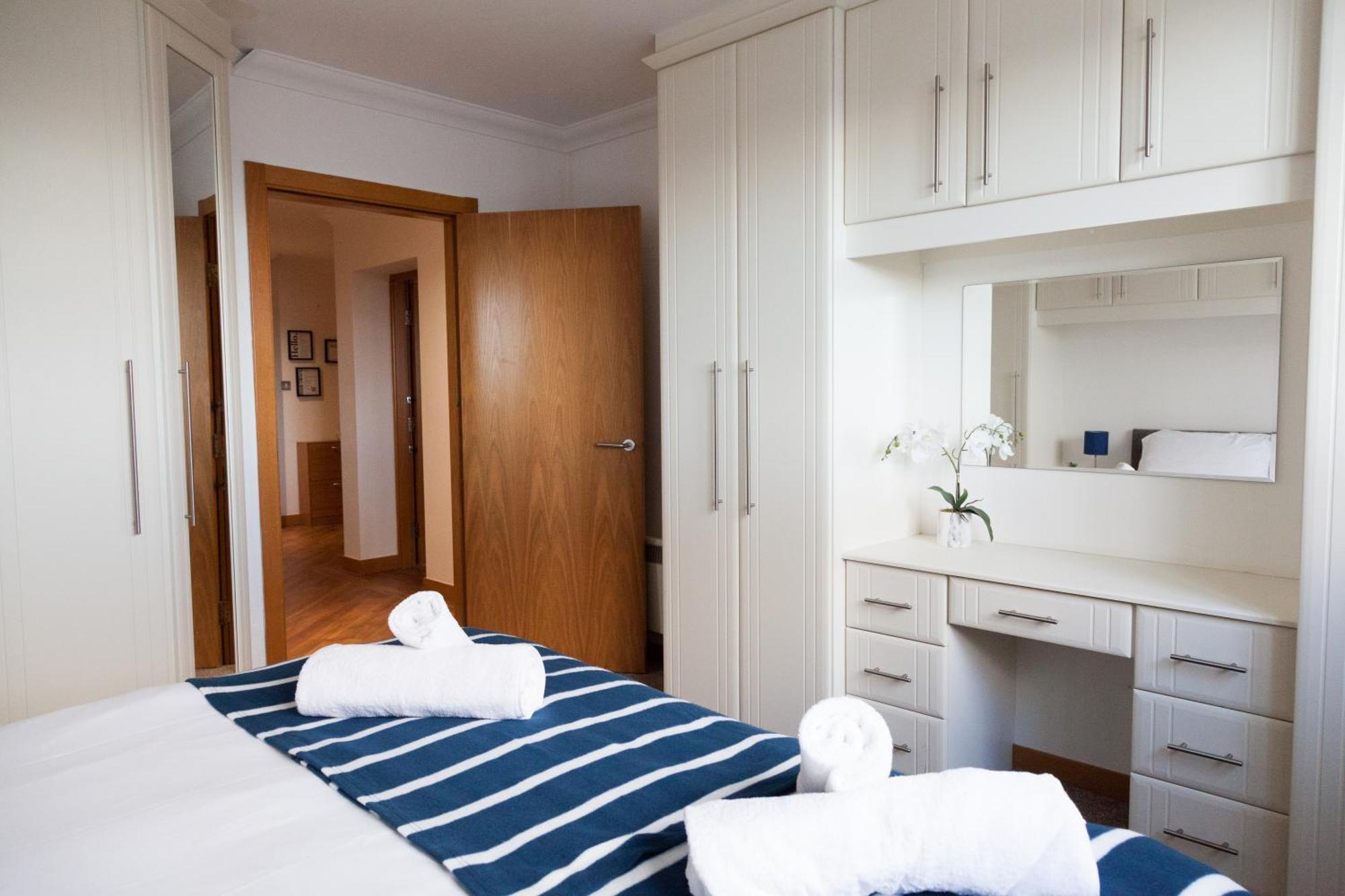 Weekly & Monthly Stays In Penthouse For Contractors Or Leisure Single Or Superking Beds Available Birkenhead Kültér fotó