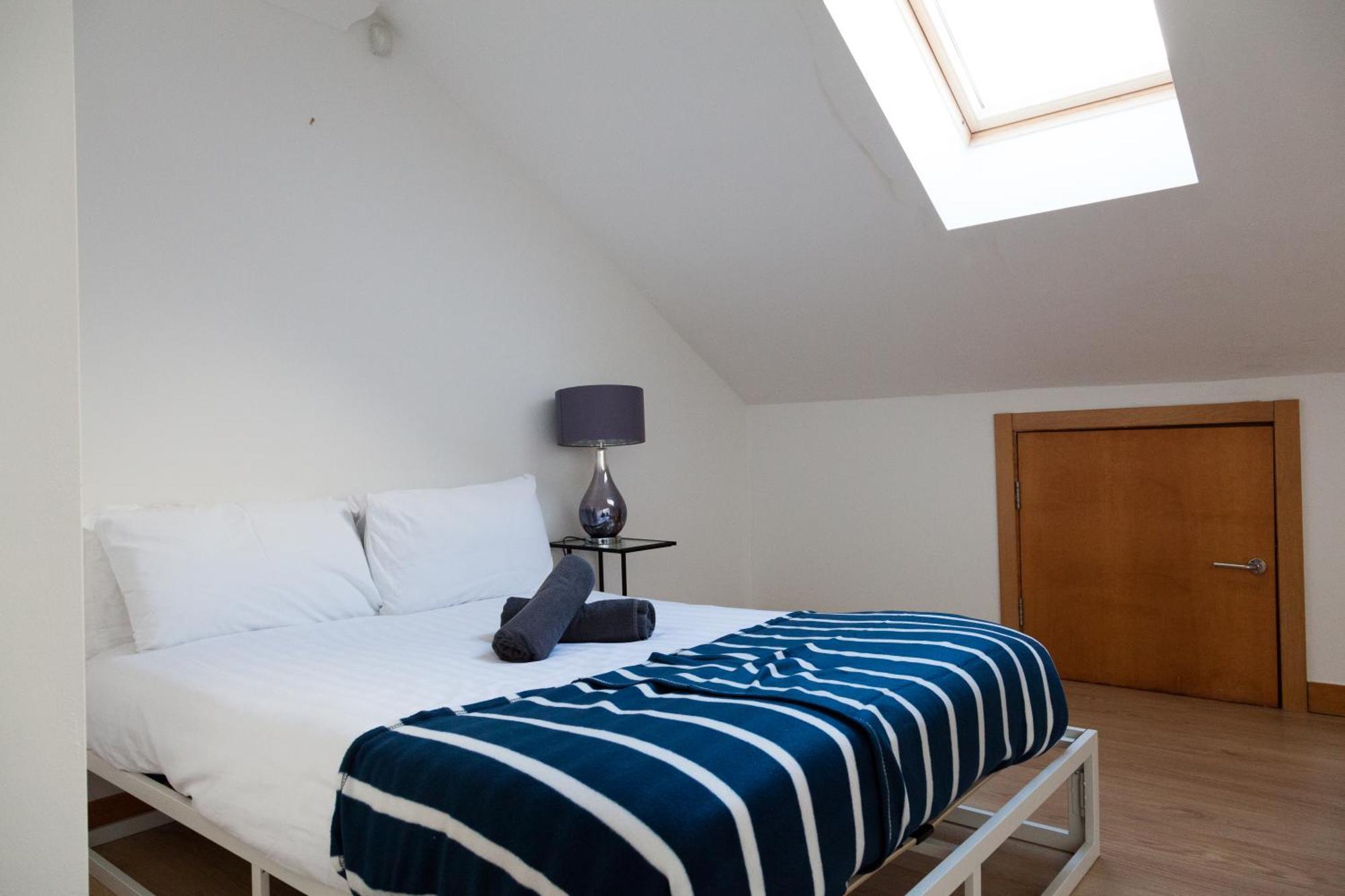 Weekly & Monthly Stays In Penthouse For Contractors Or Leisure Single Or Superking Beds Available Birkenhead Kültér fotó